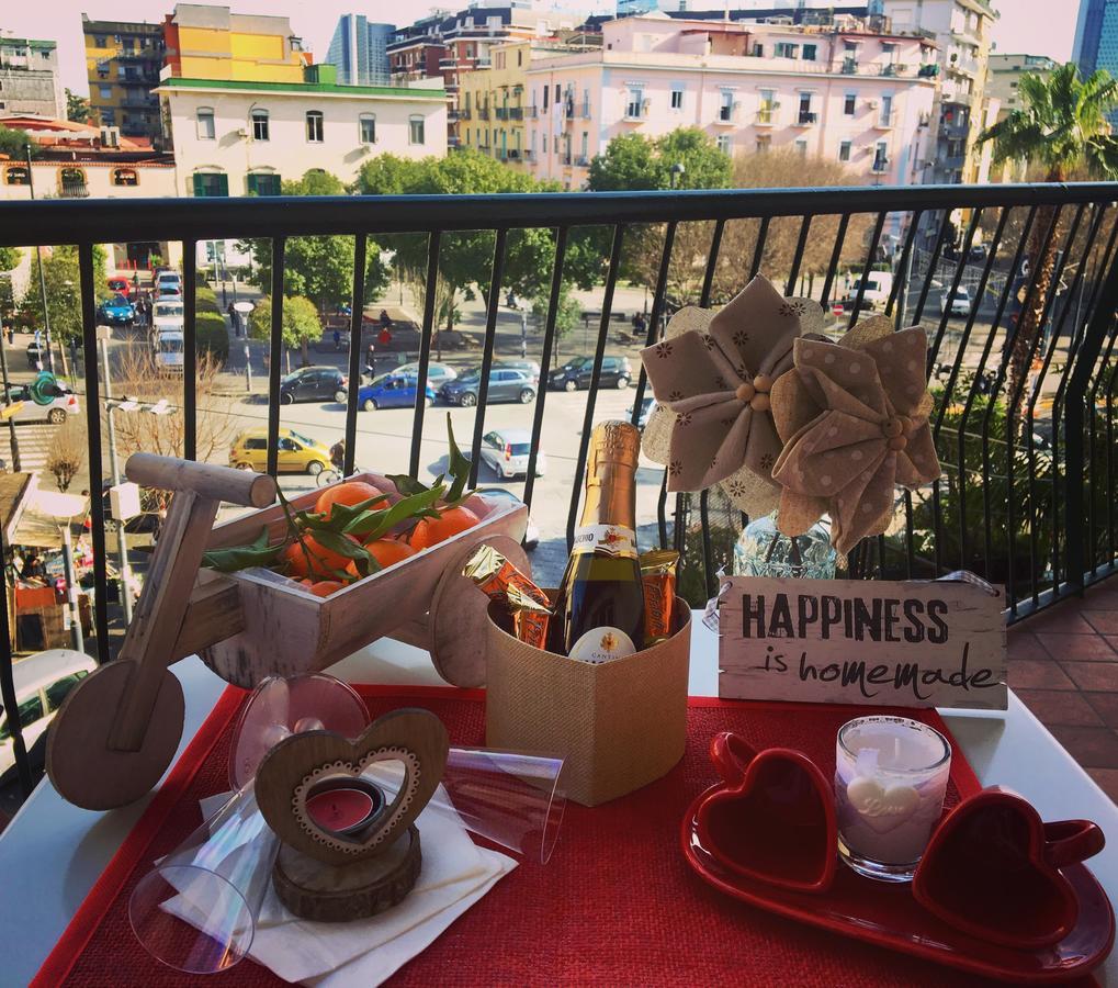 Holiday Garibaldi Napoli Naples Exterior photo