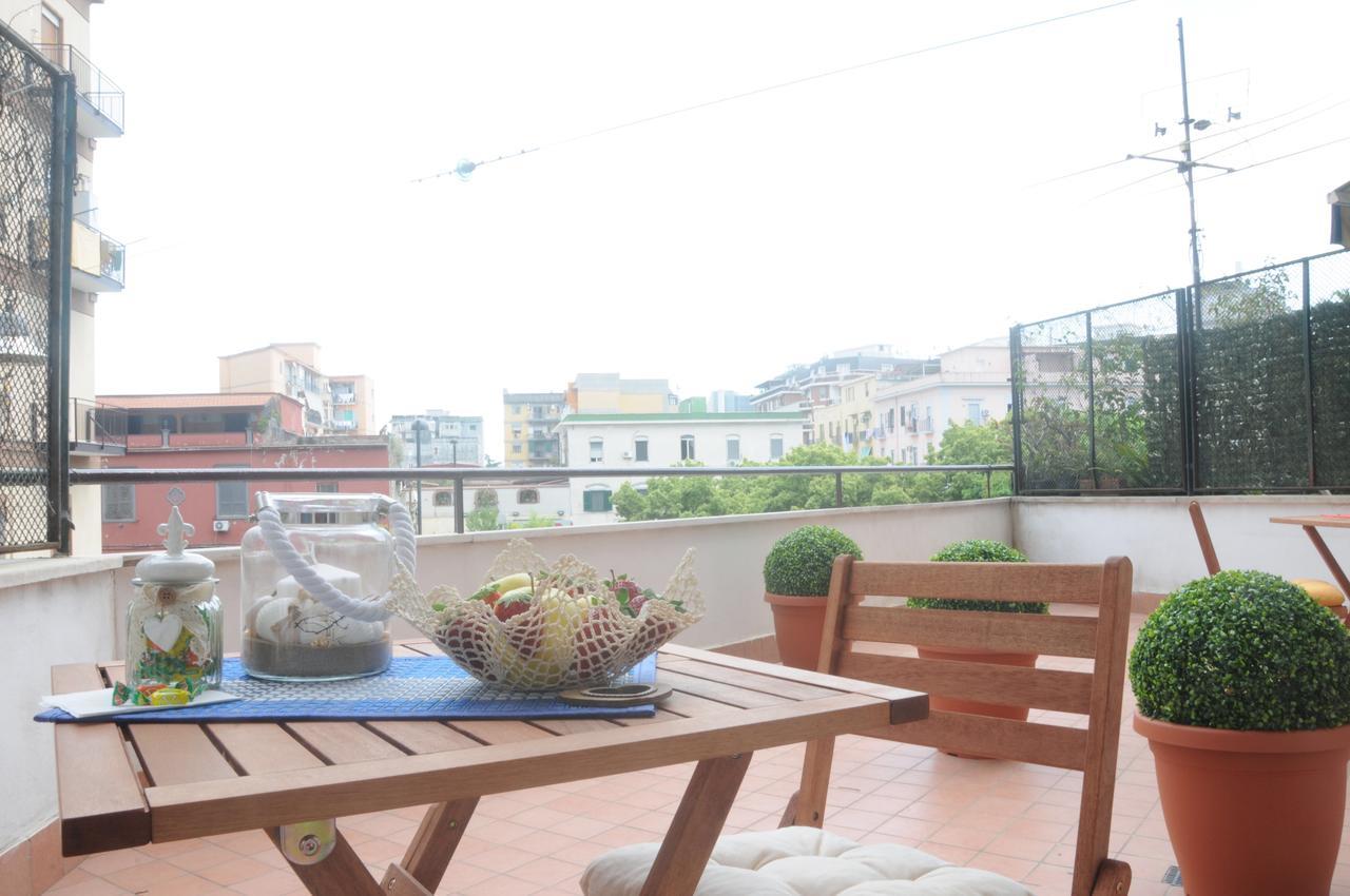 Holiday Garibaldi Napoli Naples Exterior photo